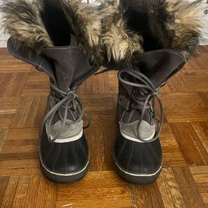 Women’s Sorel Boots- great condition!